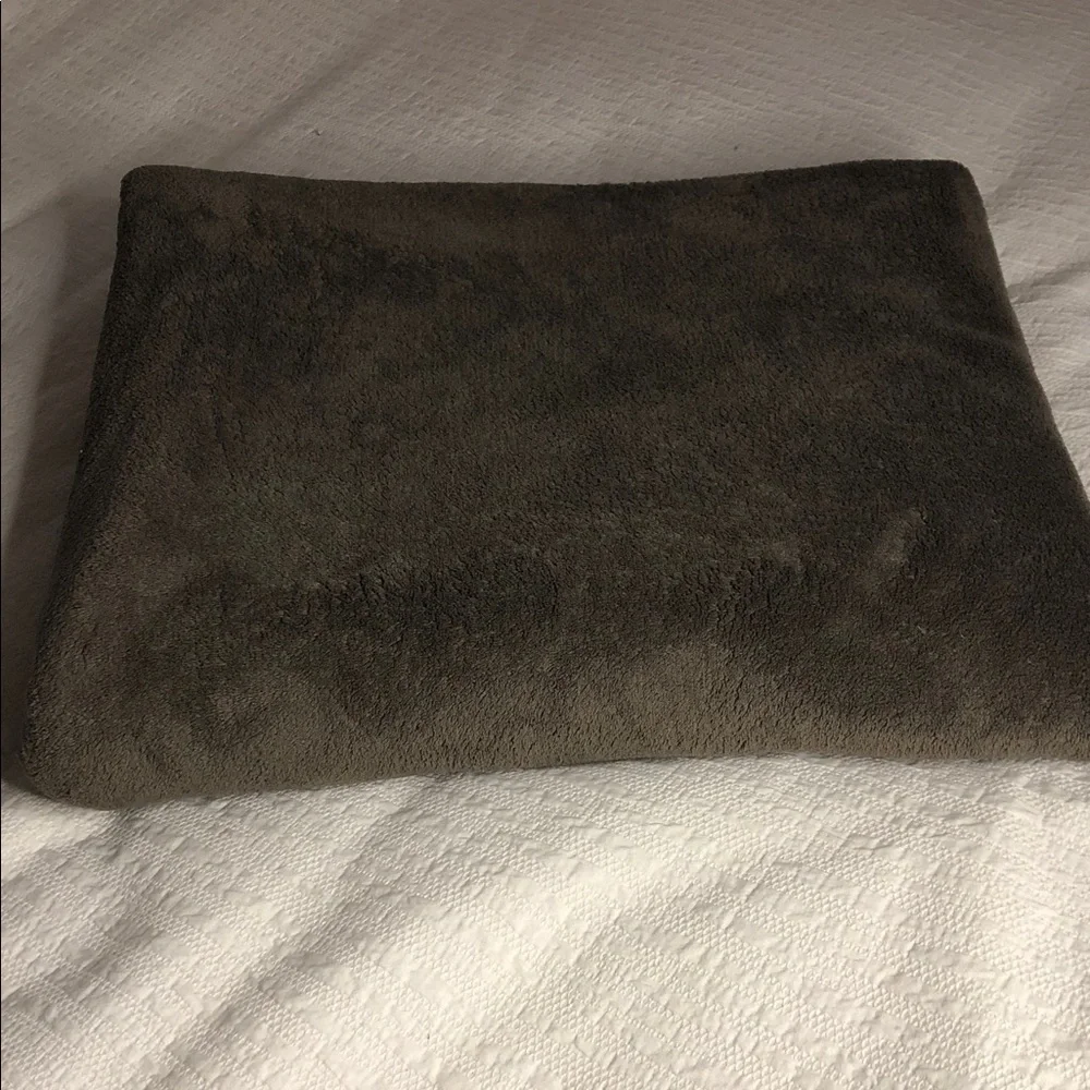 FLEECE THROW BLANKET • CHOCOLATE BROWN • 66” x 70”